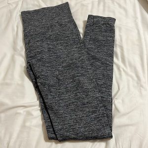 Women Grey Feathers Leggings Size M/L
